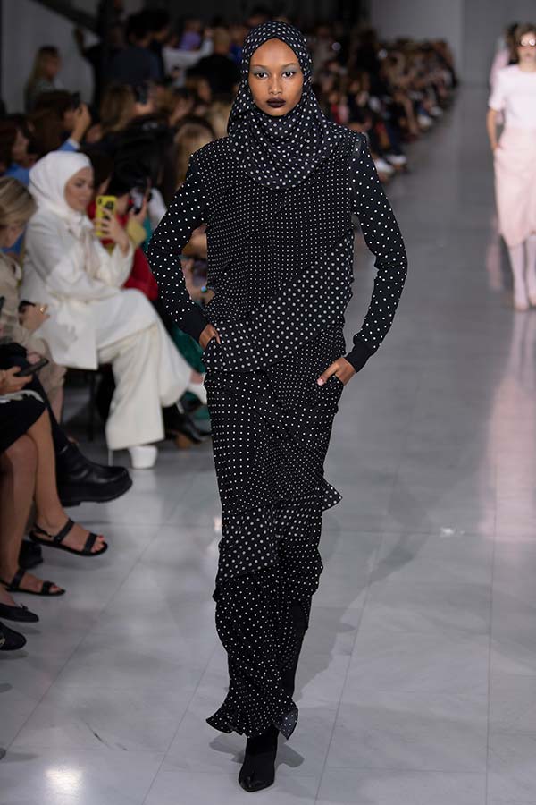 Maxmara Dots Runway 003 Max Mara Maxmara Dots Runway 003 Max Mara
