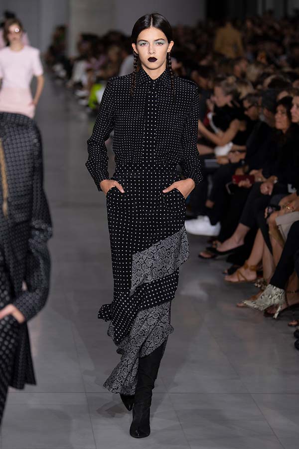 Maxmara Dots Runway 004 Max Mara Maxmara Dots Runway 004 Max Mara