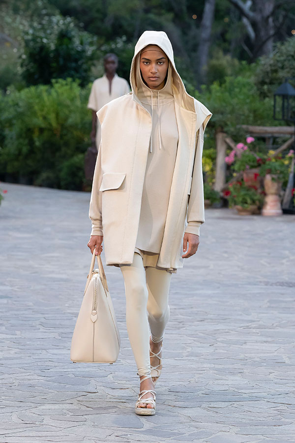 Resort 22 002 Max Mara Resort 22 002 Max Mara